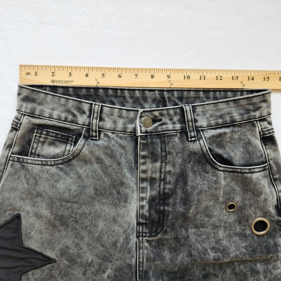 Hot Topic Black Star Grommet Wide Leg Denim Pants Jeans Grunge Goth Punk Size 7 - Picture 13 of 17